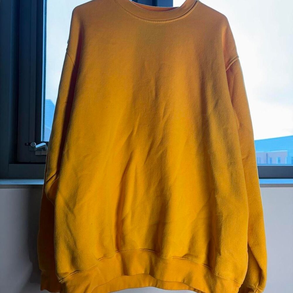 Super crazy vintage 90s soffe grail retro blank yellow crewneck